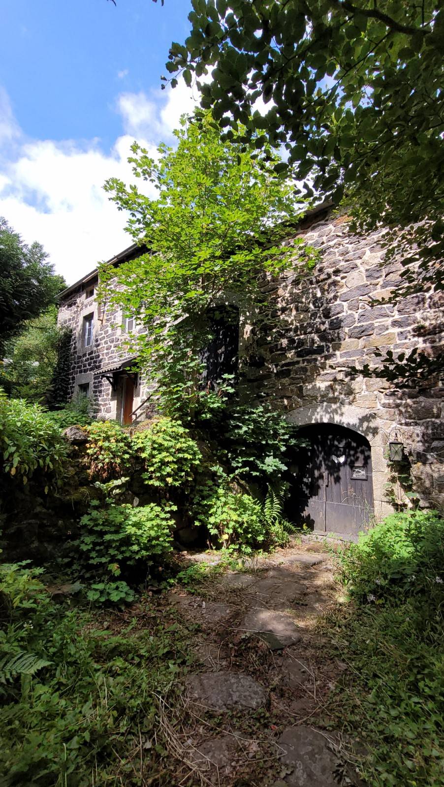 Ferme à rénover sur la commune des Vastres