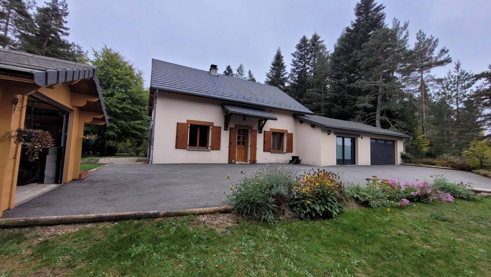 Maison de 2000 à l'orée du village du Chambon sur Lignon