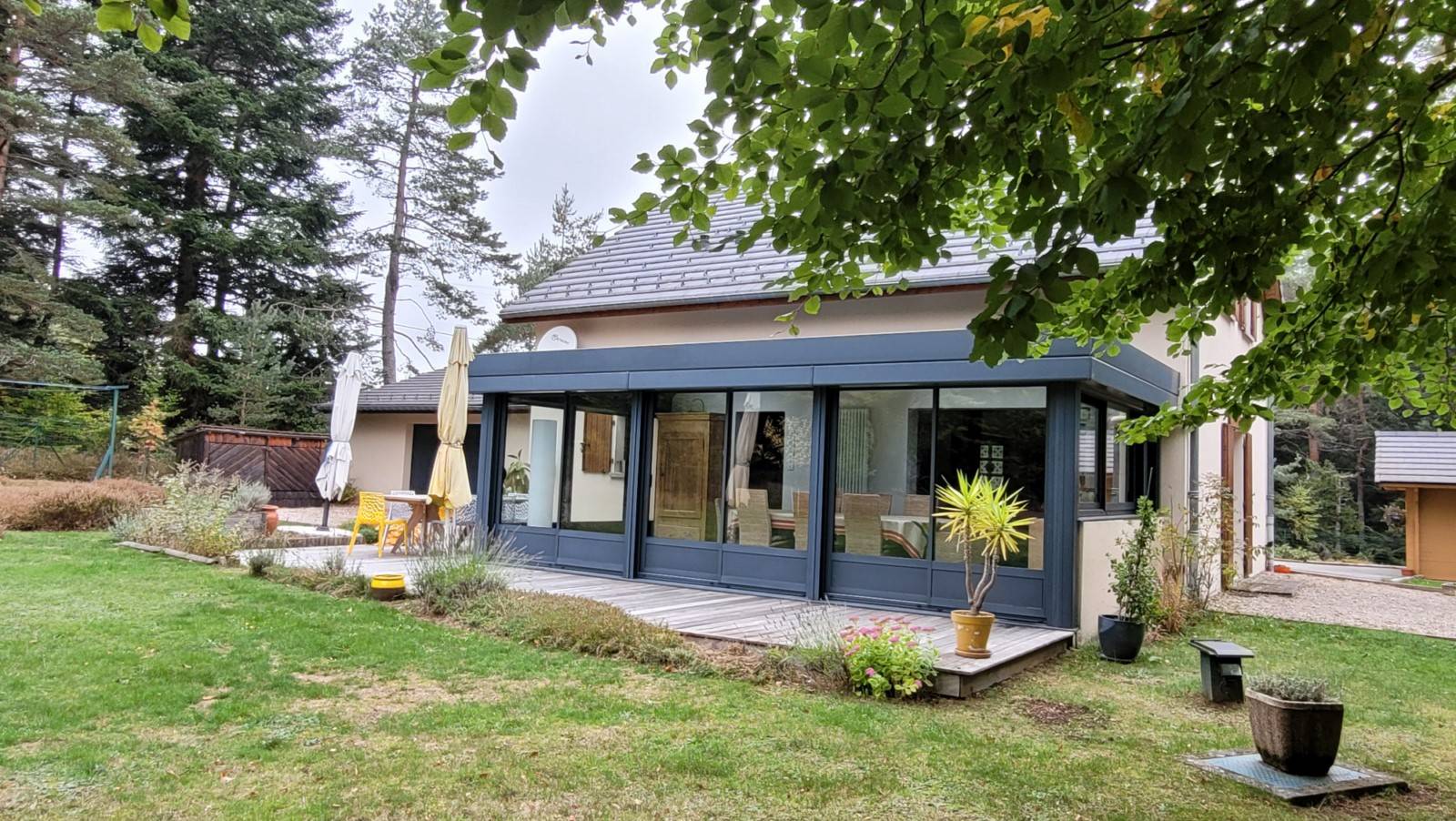 Maison de 2000 à l'orée du village du Chambon sur Lignon