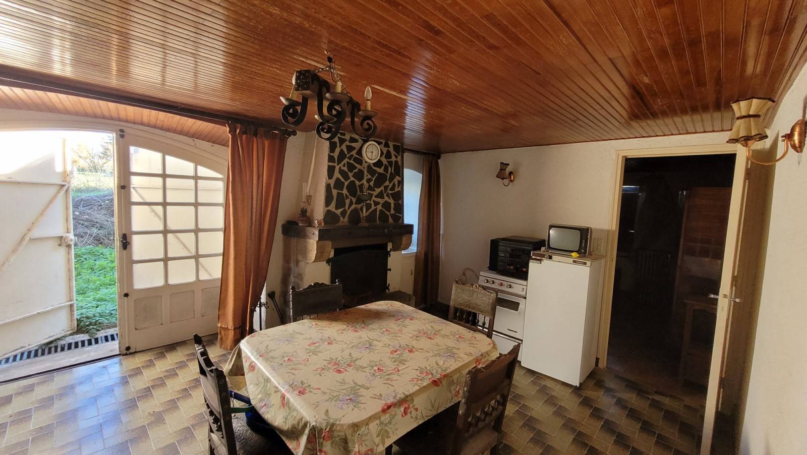 Maison en pierre à rénover sur la commune du Mazet st Voy