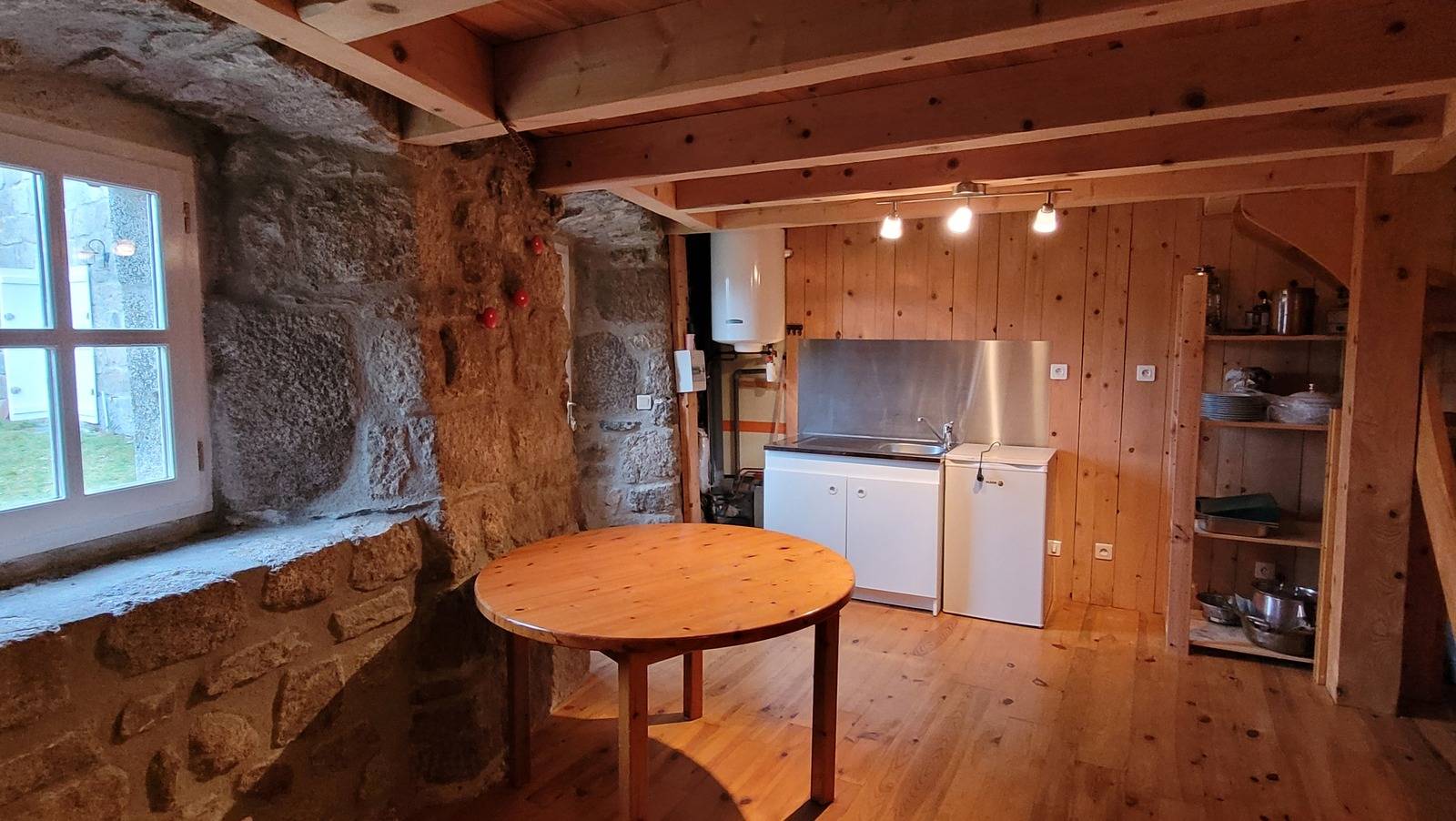 Très belle ferme rénovée en pierres Le Mazet St Voy