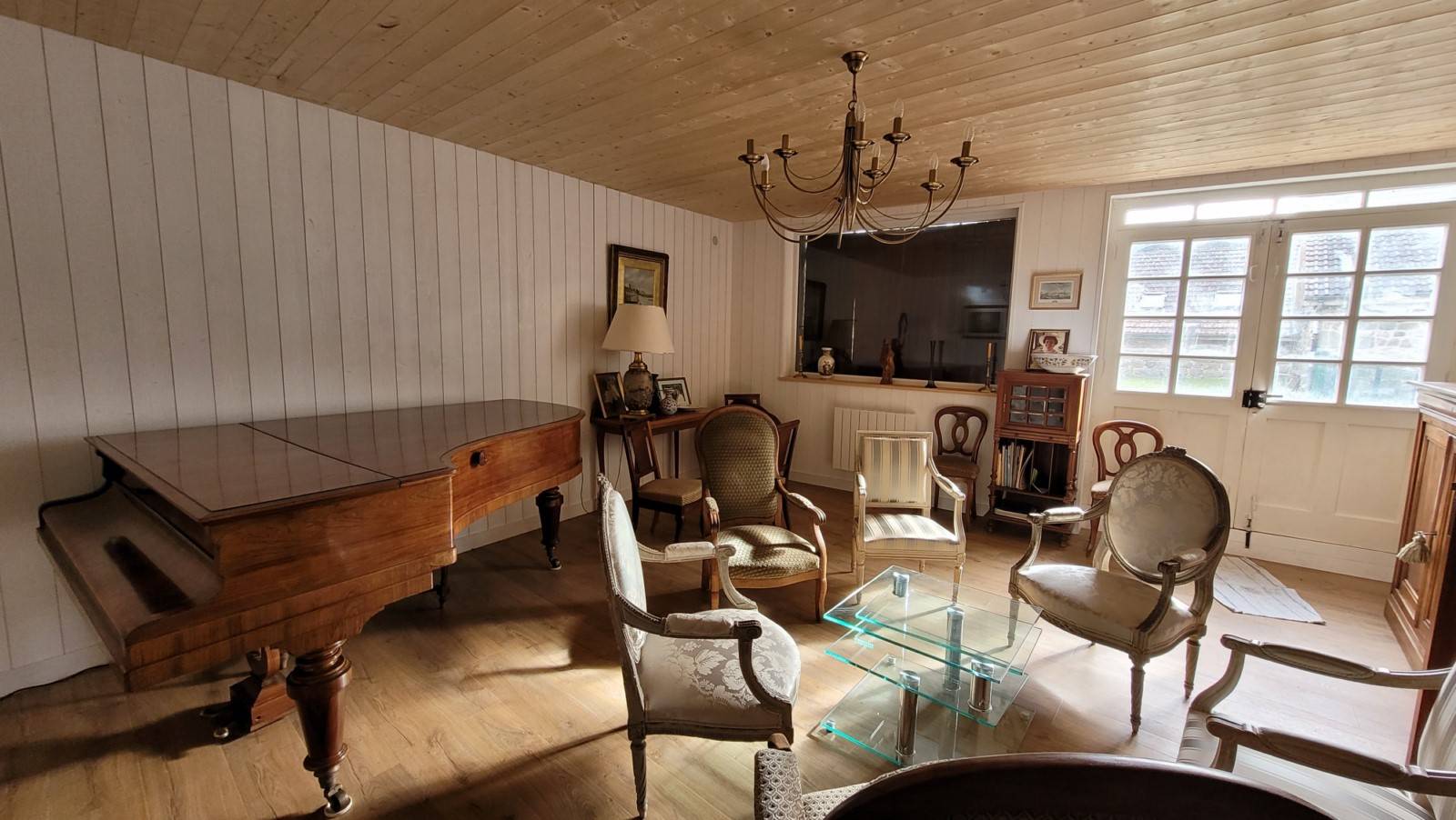 A vendre maison centre village