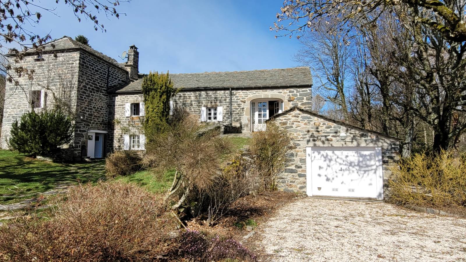 Ancienne ferme rénovée - Araules