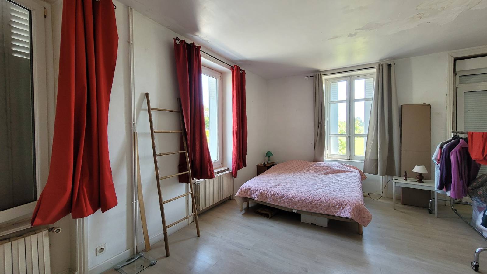 Maison avec local commercial et appartement Saint Agrève