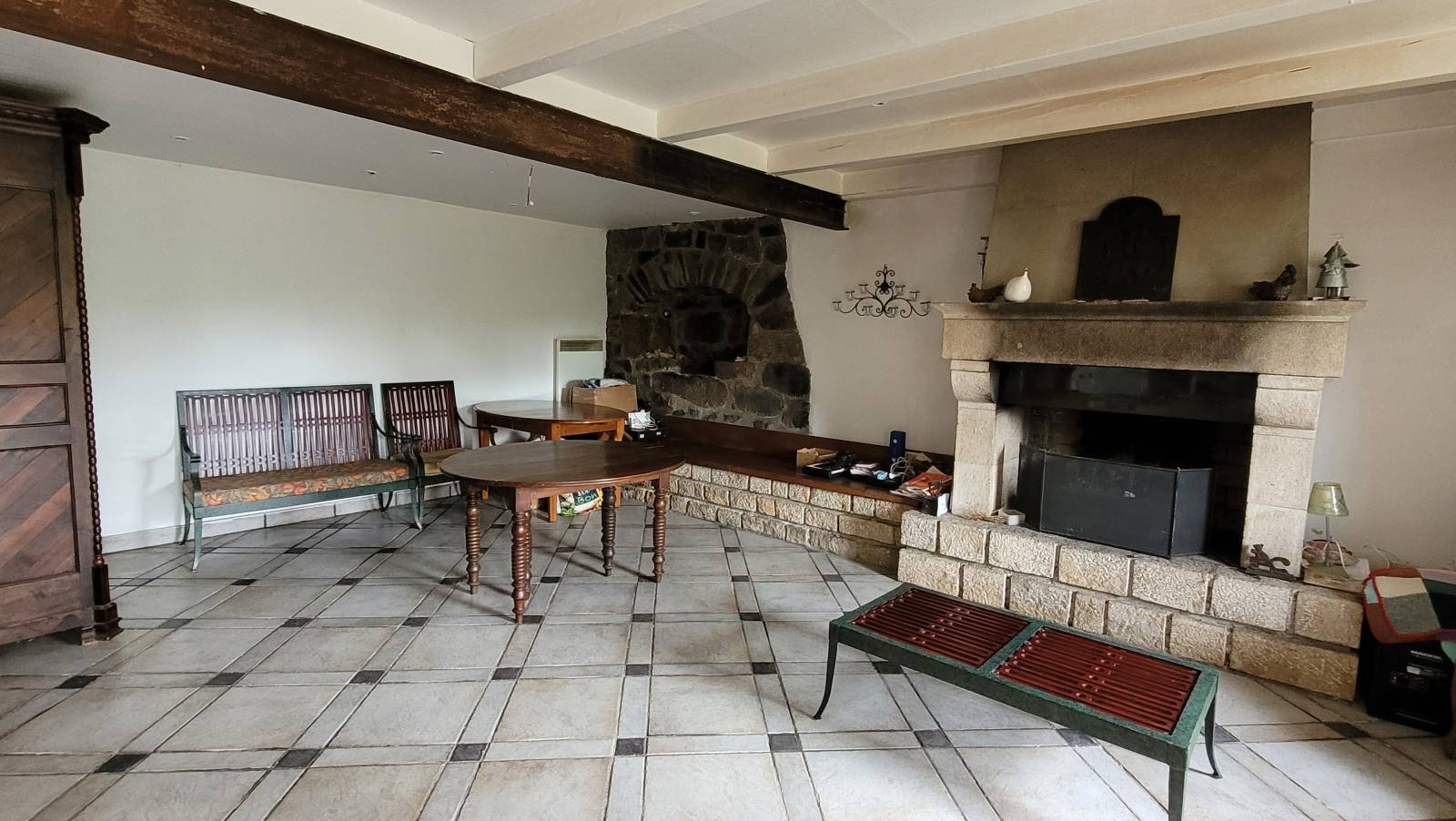 Ferme centre village du Mazet St Voy avec dépendances