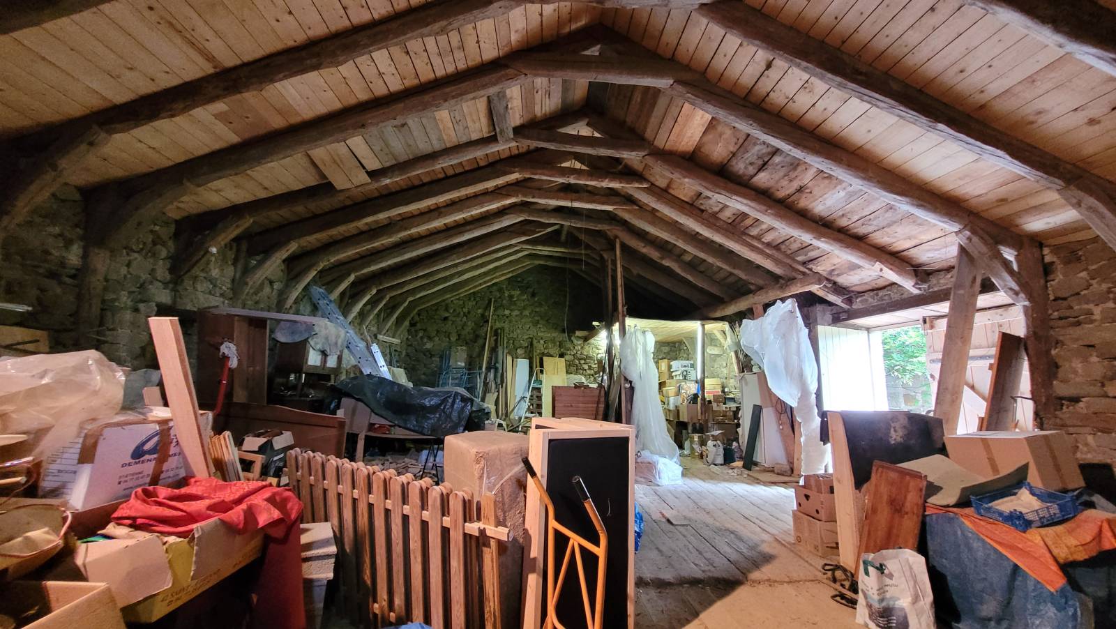 Ferme centre village du Mazet St Voy avec dépendances