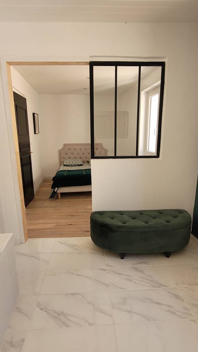 Maison de village avec petite cour intérieure St Agrève