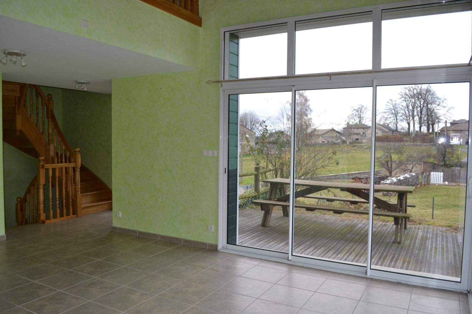 Campagne de Tence. Villa de 2007 spacieuse et lumineuse