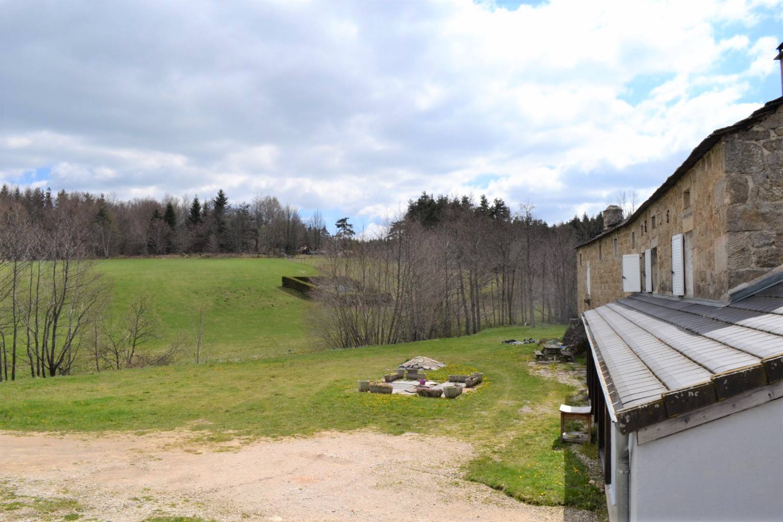 Ferme rénovée. Chambon sur Lignon. 3800m² de terrain.