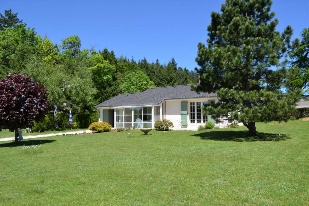 Coquette villa parfait état Le Chambon sur Lignon