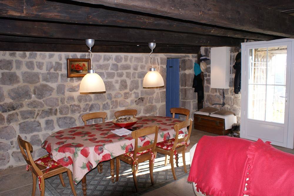 Ferme rénovée Les Nonières 14Ha de terrain. Isolé. Calme. Cachet.