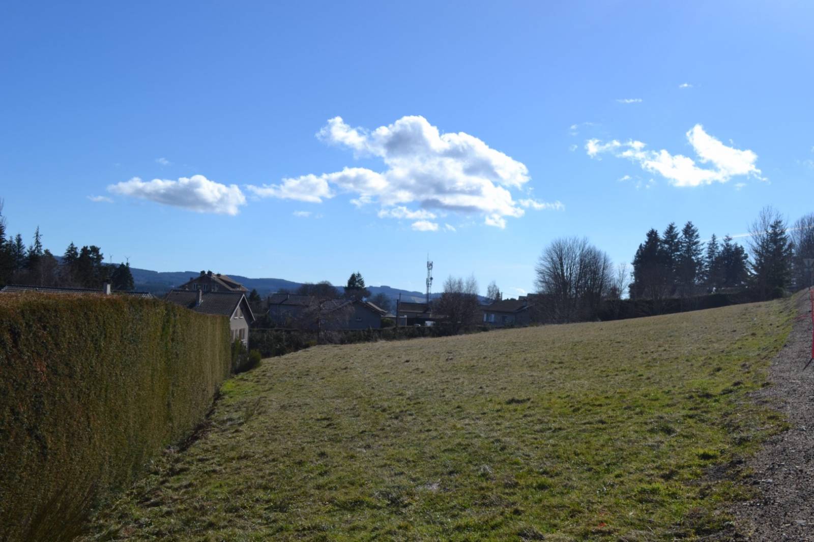 Terrain constructible proche village St Agrève