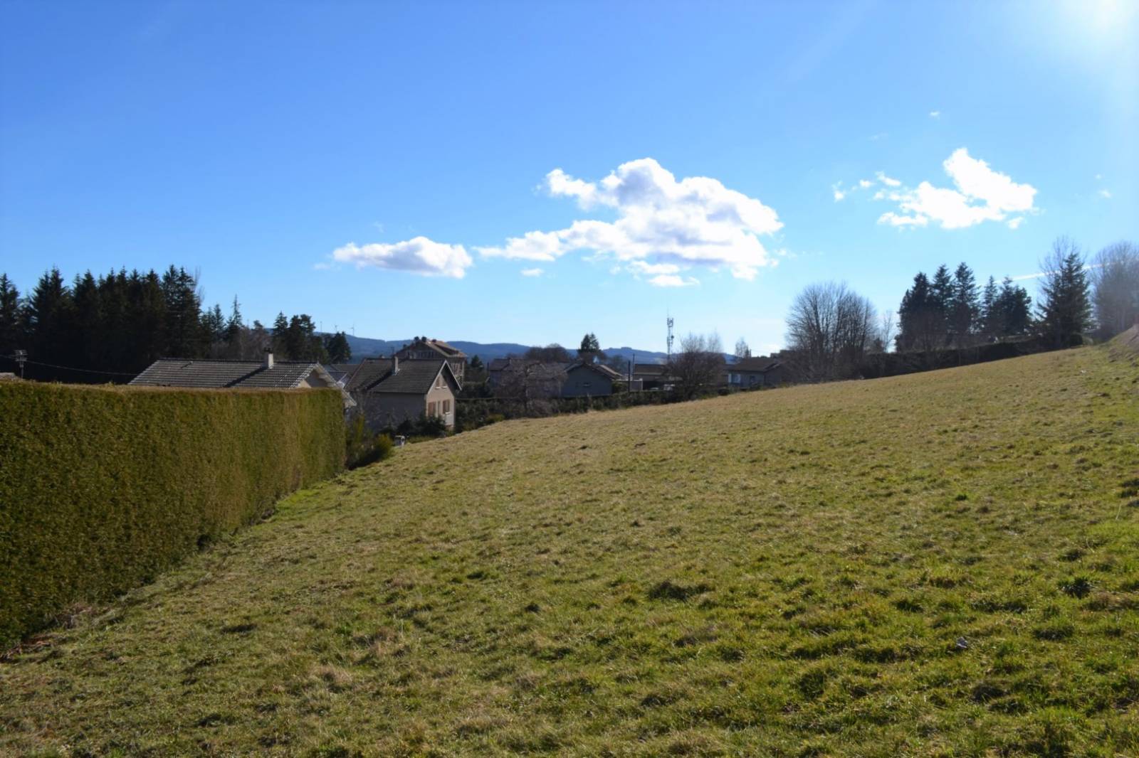 Terrain constructible proche village St Agrève