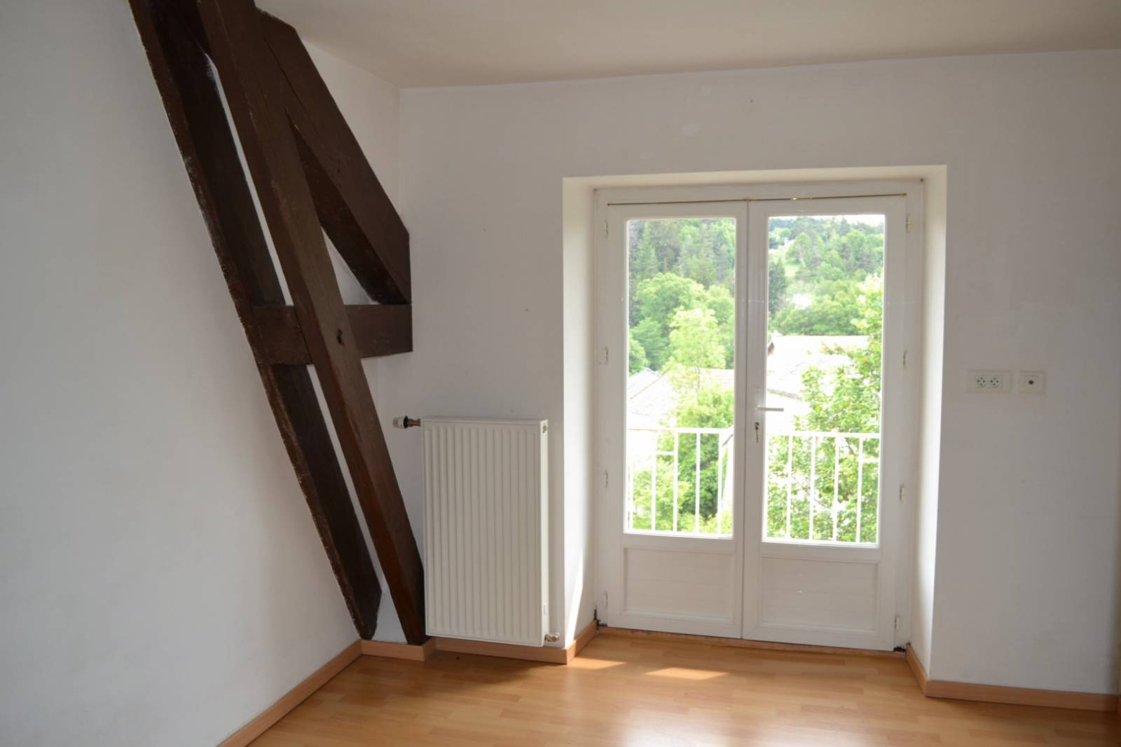 Maison de village Le Chambon sur Lignon 3 niveaux entièrement rénovés.