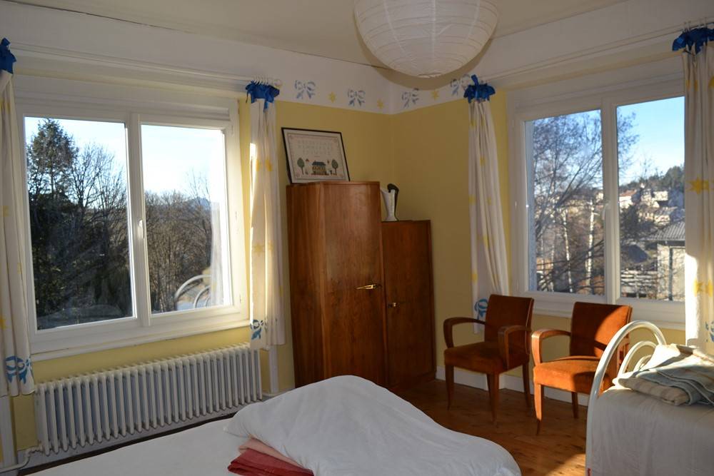 Maison de village proche centre ville avec vue.