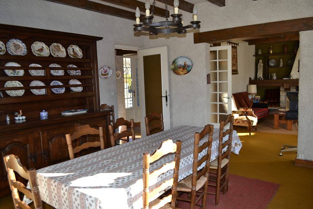 Maison de village proche centre ville avec vue.