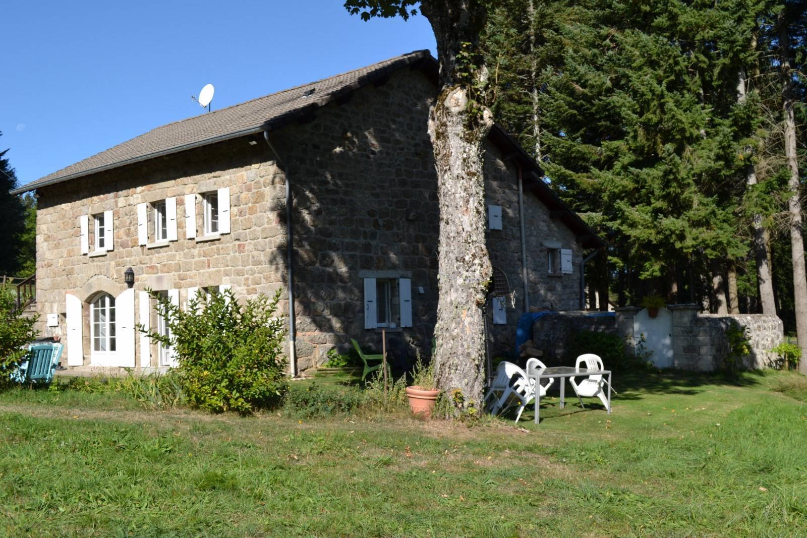 Jolie maison en pierres  sur secteur de Tence