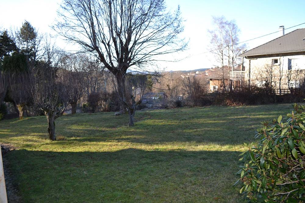 Maison de village proche centre ville avec vue.