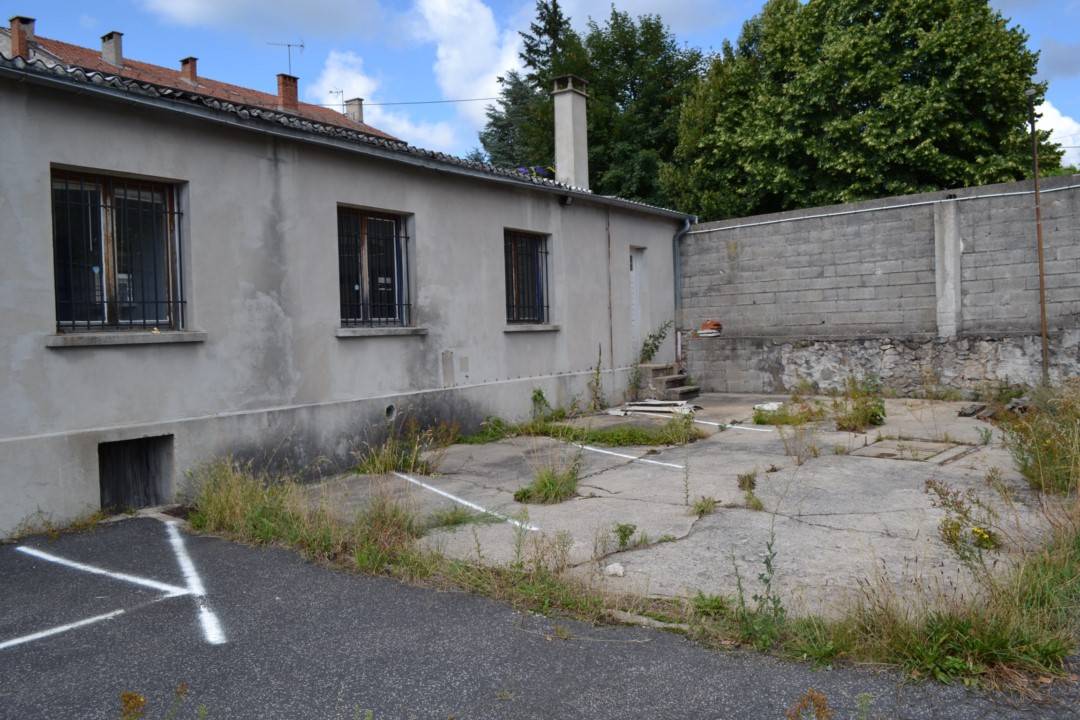 Bâtiment à usage industriel à Tence