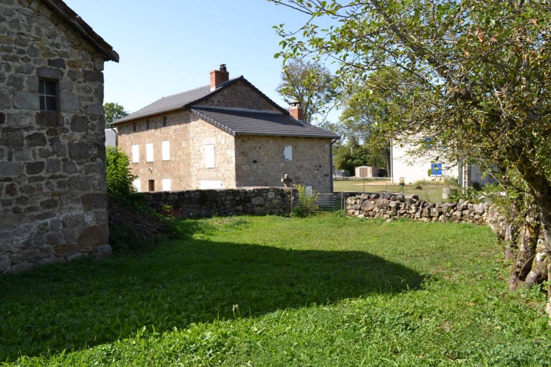 Ferme à rénover dans la campagne de tence