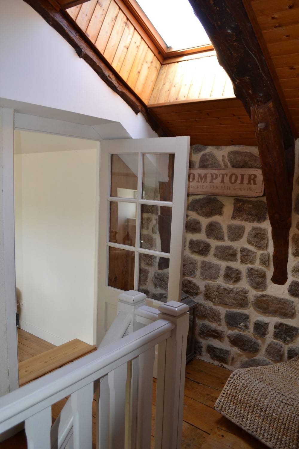 Mars Ferme rénovée. Beaucoup de cachet. Sans travaux.