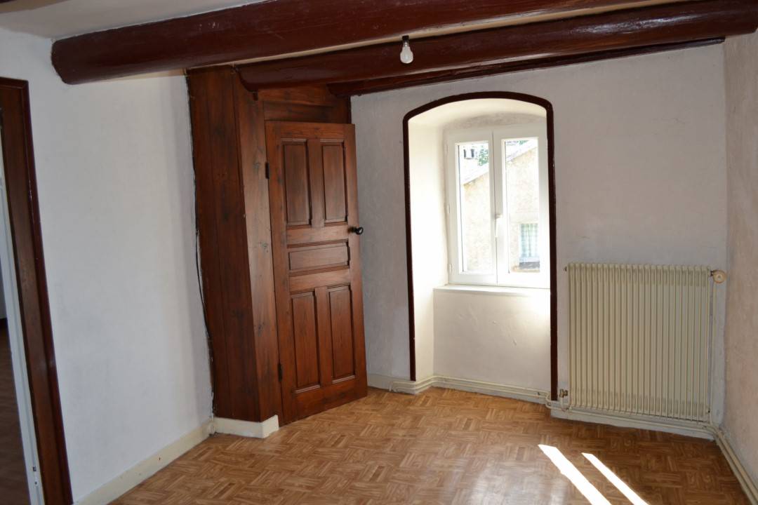 Ferme à rénover dans la campagne de tence