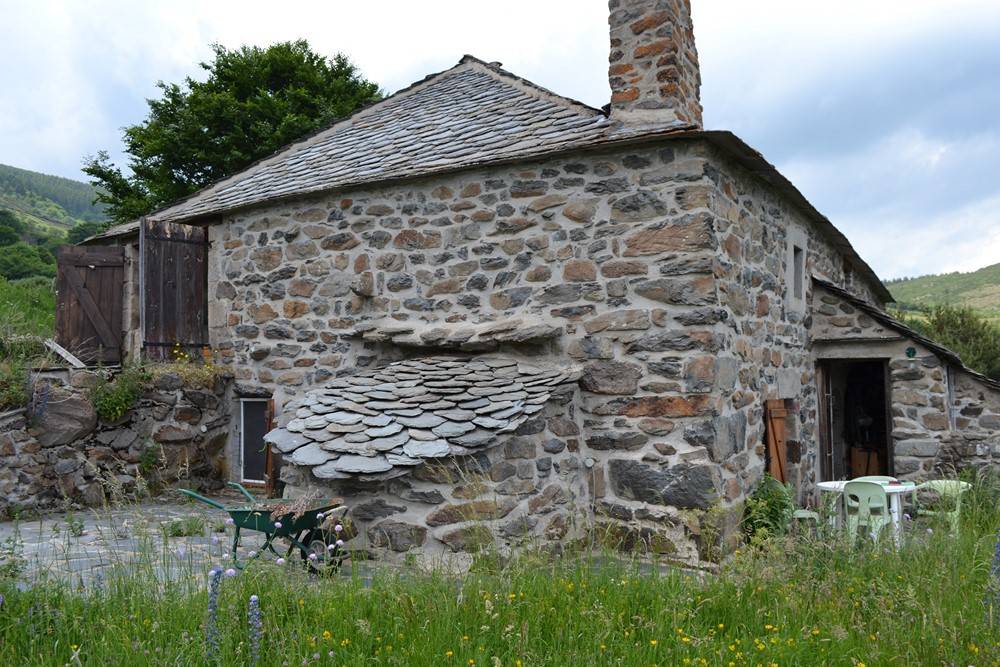 Ferme authentique du Mézenc, 1.4Ha de terrain, entièrement rénovée