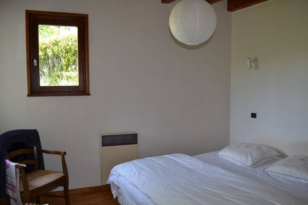 Maison à l'orée du village de St Agrève dans bel environnement campagnard