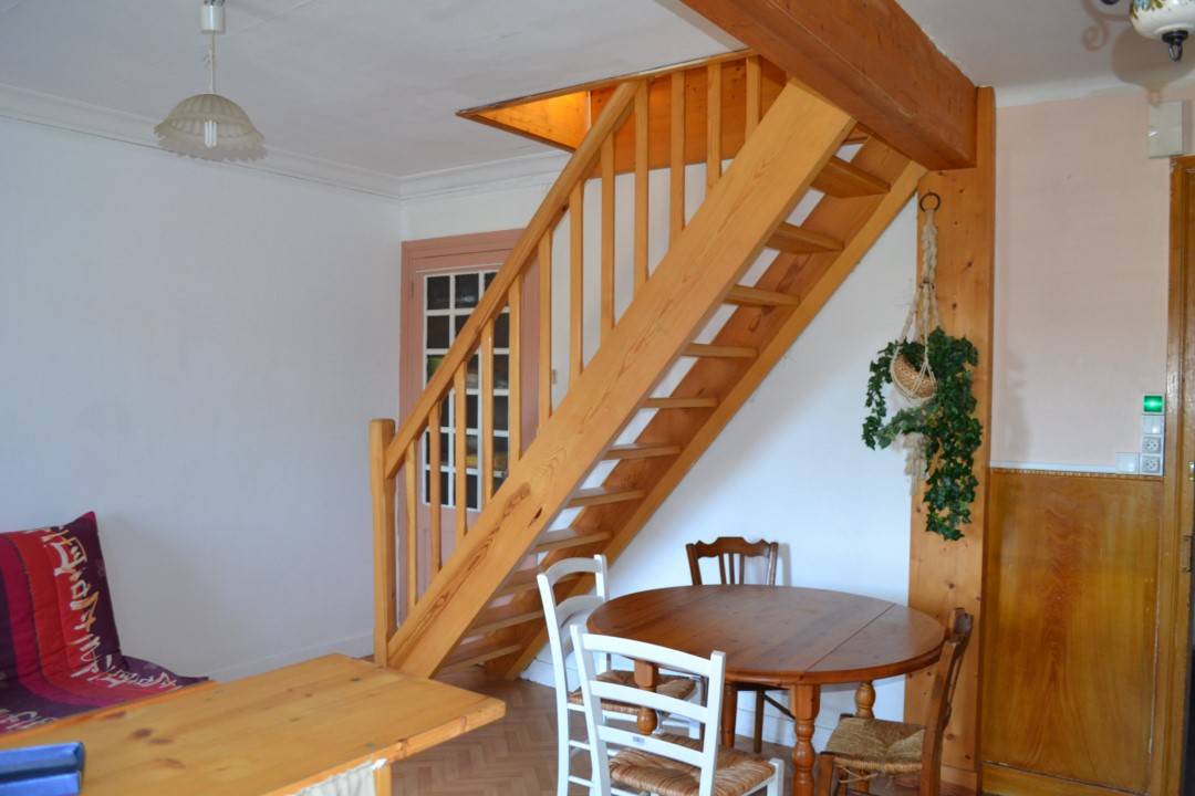 Immeuble avec duplex et studio au centre du village de TENCE