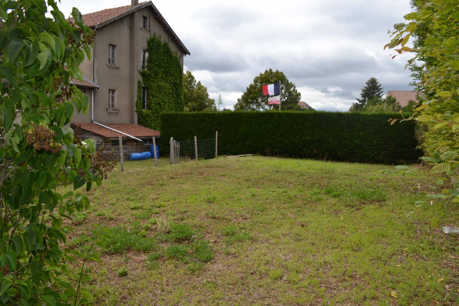 Maison à rafraîchir avec jardin à St Agrève