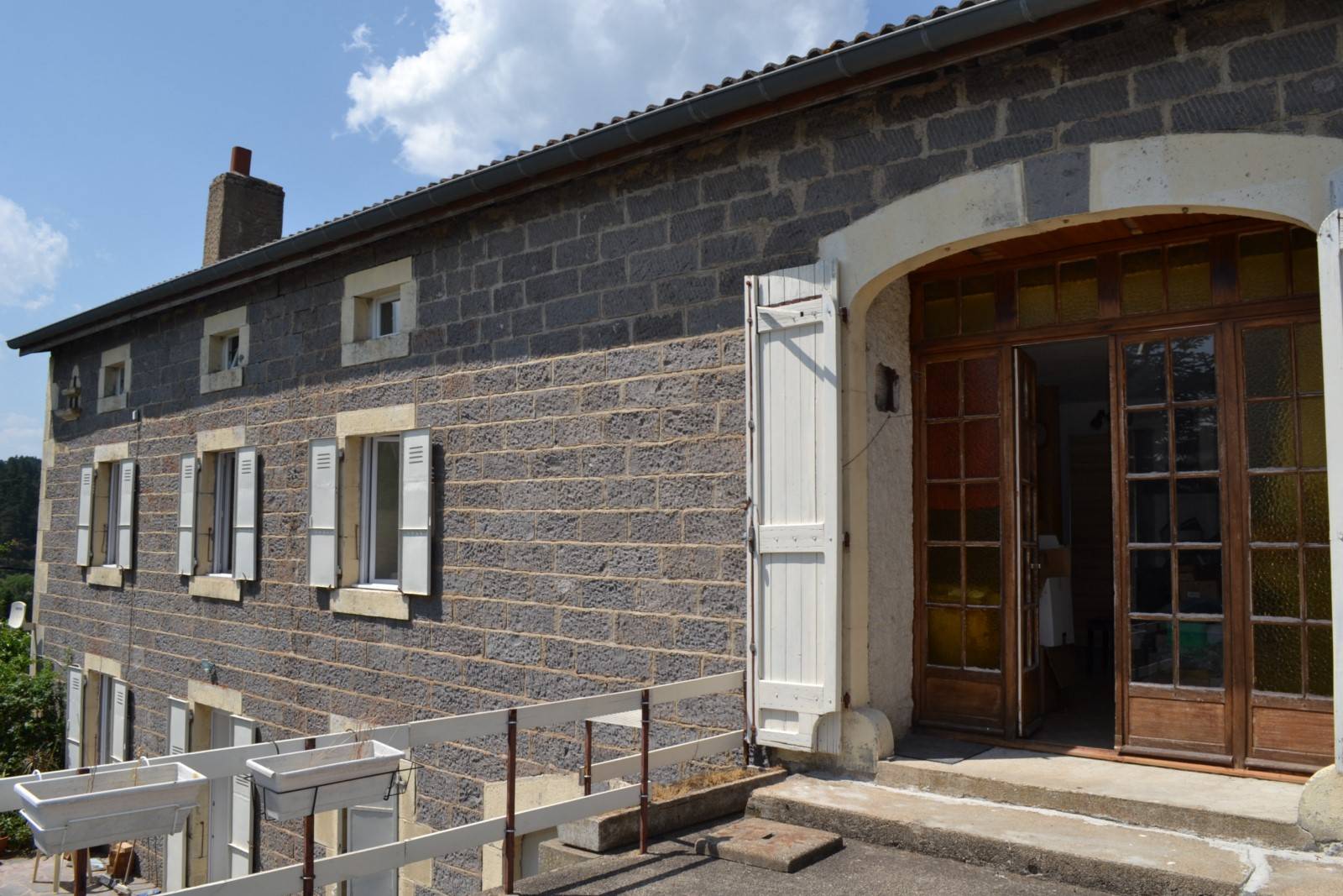 Ancienne ferme composée de 4 appartements Le Mazet St Voy