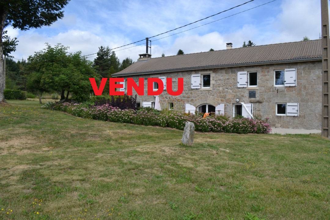 Ferme entièrement rénovée au Chambon sur Lignon