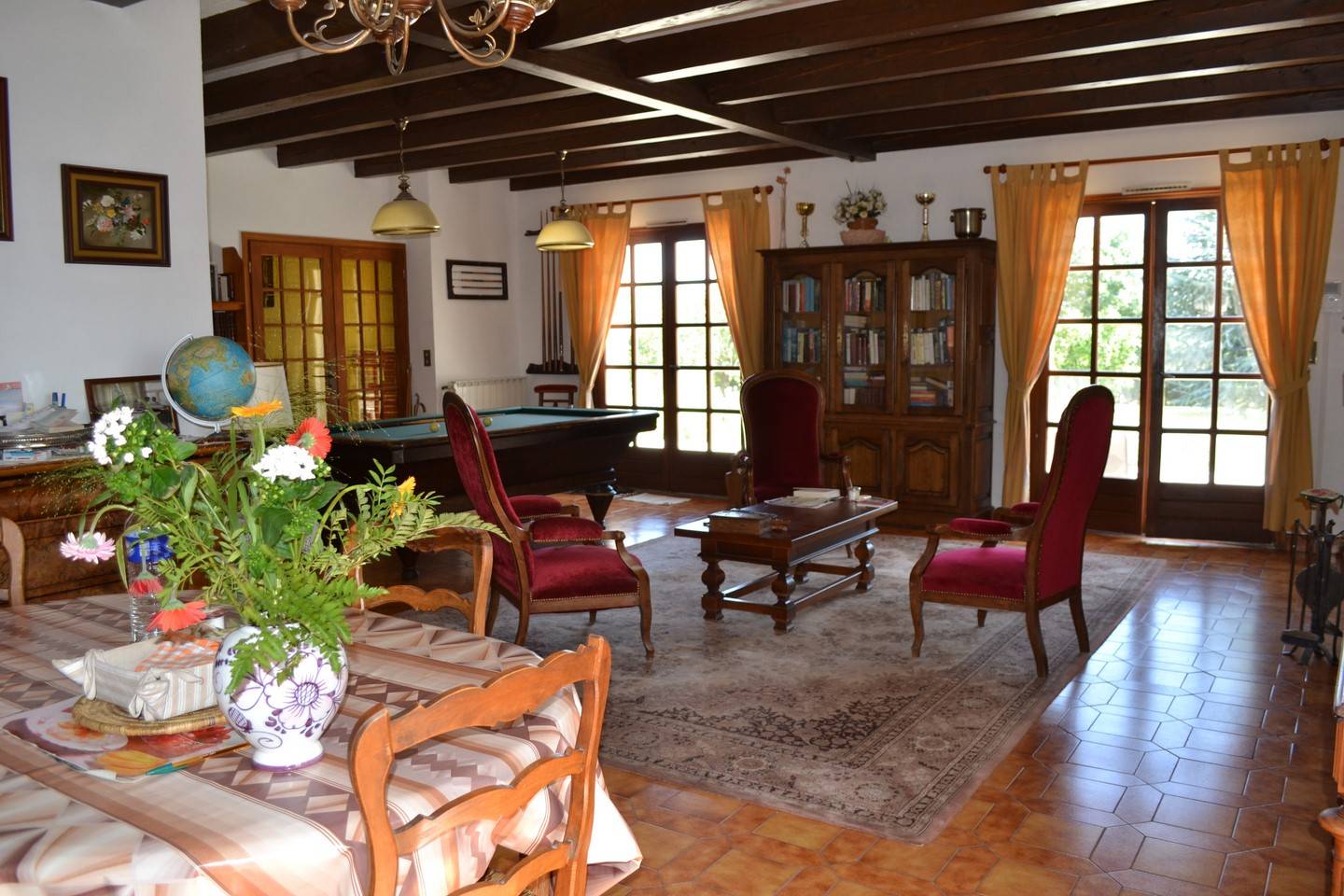 Villa avec dépendances secteur le Mazet Saint Voy