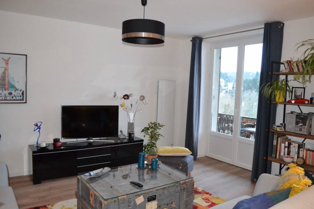 Appartement au 1er étage proche centre du village du Chambon sur Lignon
