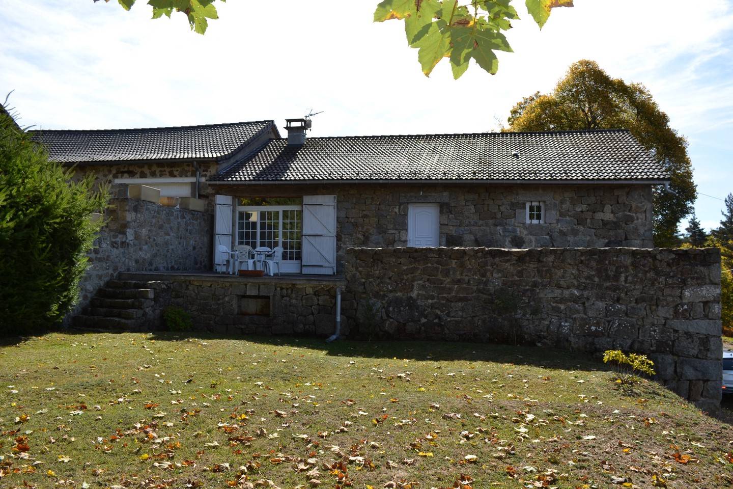 Ferme en cours de rénovation Campagne du Chambon sur Lignon  Maison T4 avec dépendances 100m²