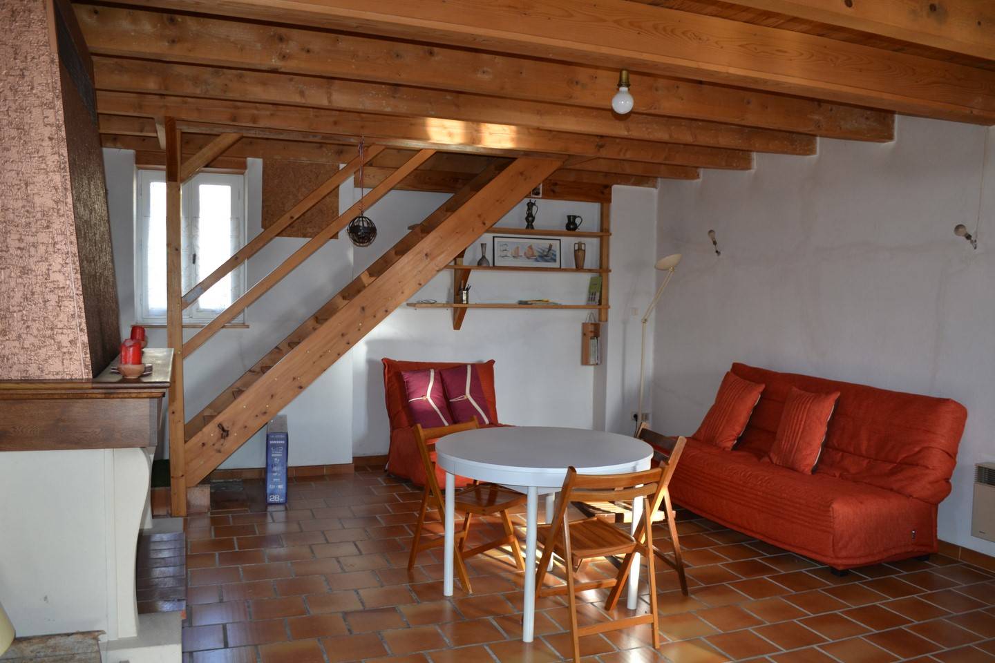 Petite maison louée meublée.