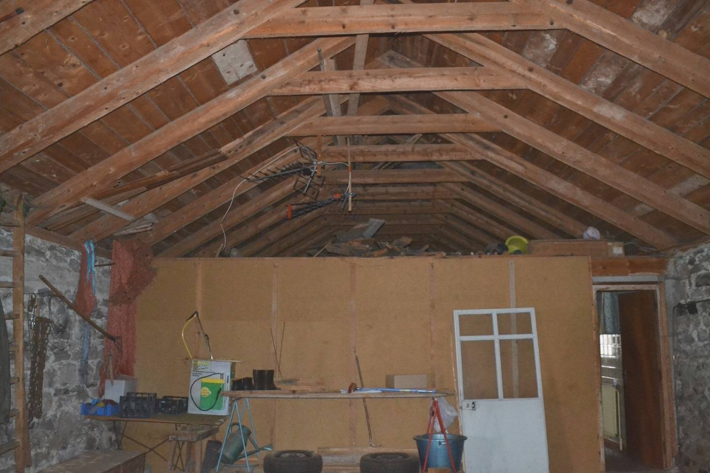 Ancienne ferme à rénover. 4000m² de terrain à Saint Front.