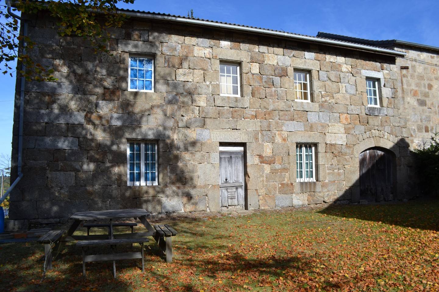 Ferme en cours de rénovation Campagne du Chambon sur Lignon  Maison T4 avec dépendances 100m²