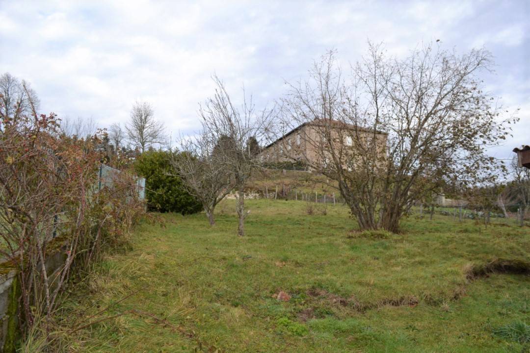 Belle maison en pierres à St Julien Molhesabate