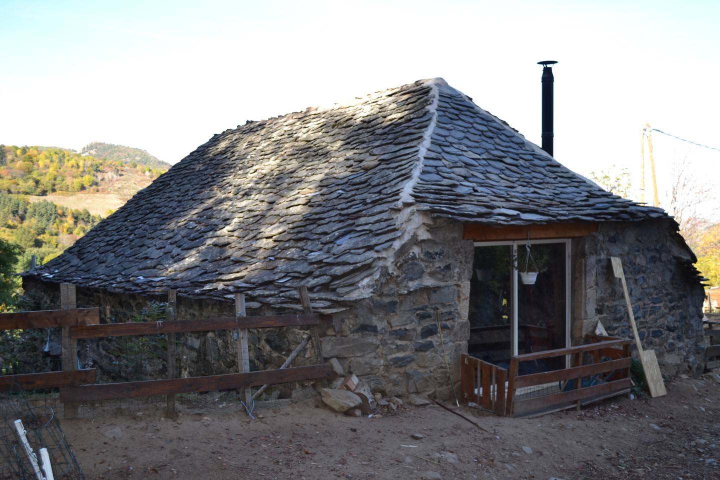 Secteur Mézenc Isolé. 4Ha de terrain. Vue. Cachet.