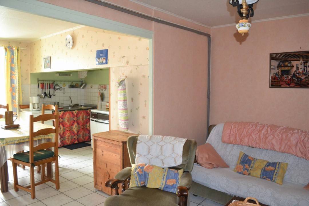 Belle maison en pierres à St Julien Molhesabate