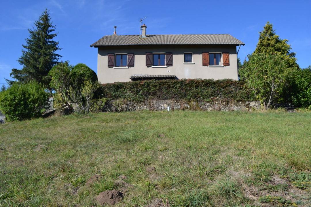 Maison à vendre à l'orée du village