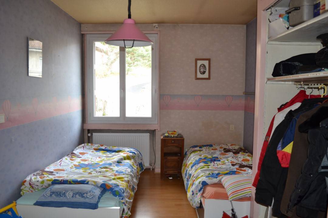 Appartement Tence T4. Ensoleillé, beaux volumes, balcon