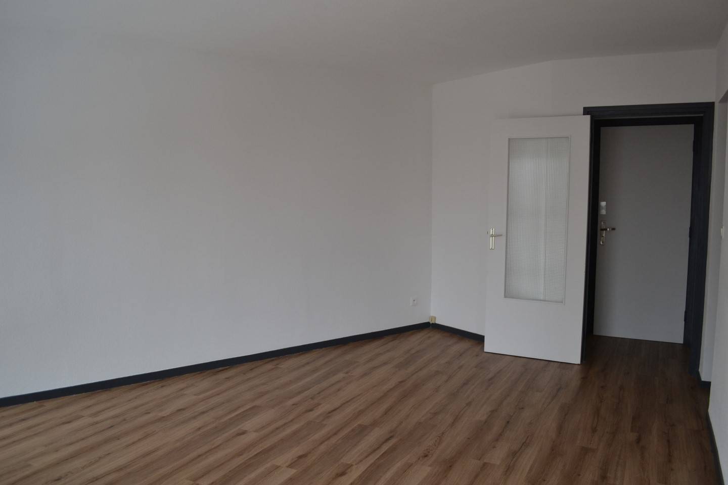 Fay sur Lignon. Centre village. Résidence service. Garages