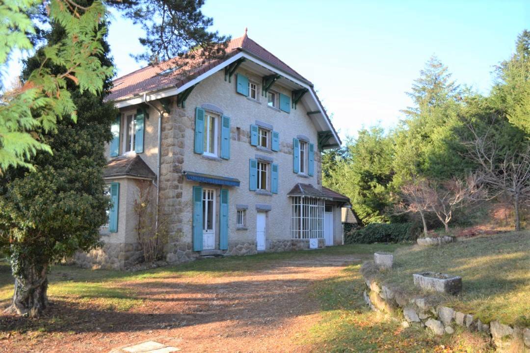 Maison bourgeoise proche du centre ville du Chambon sur Lignon