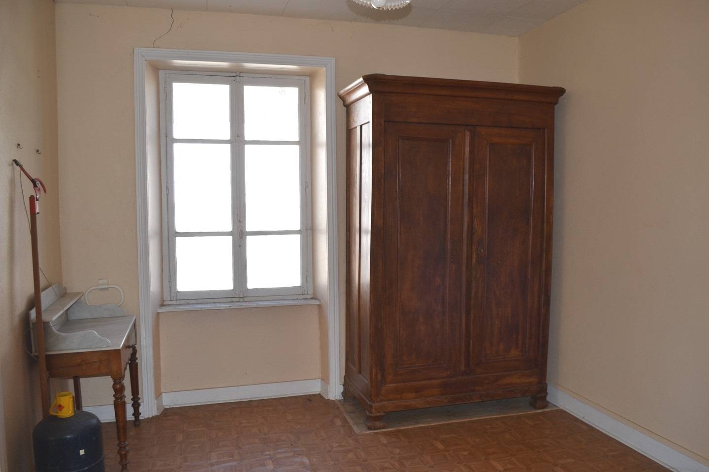 Le Mazet St Voy. Maison de village à rénover.