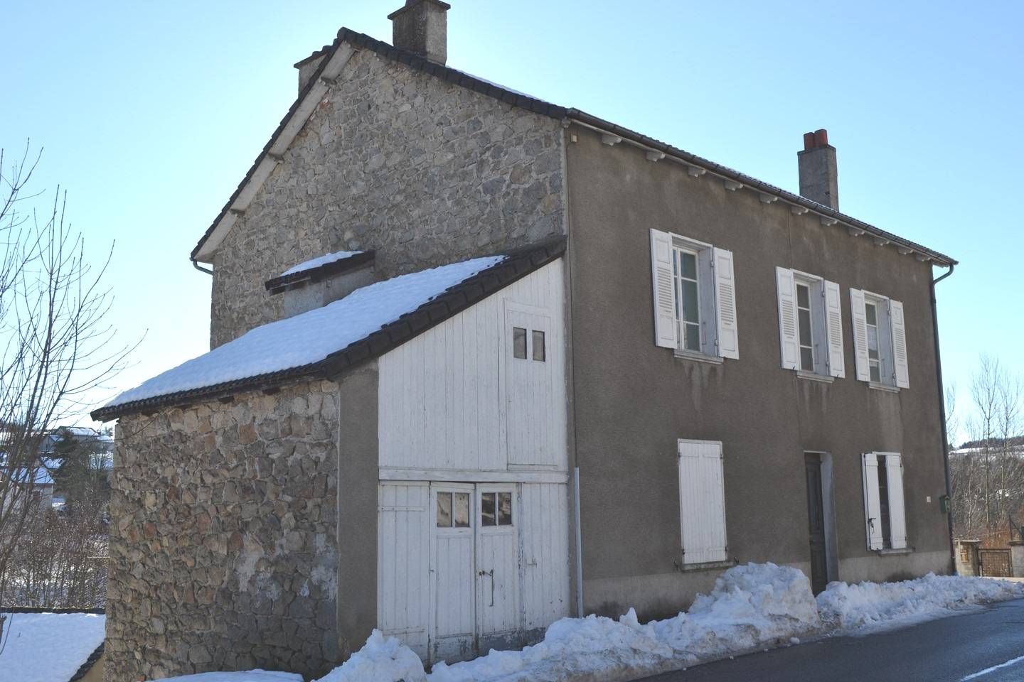 Le Mazet St Voy. Maison de village à rénover.