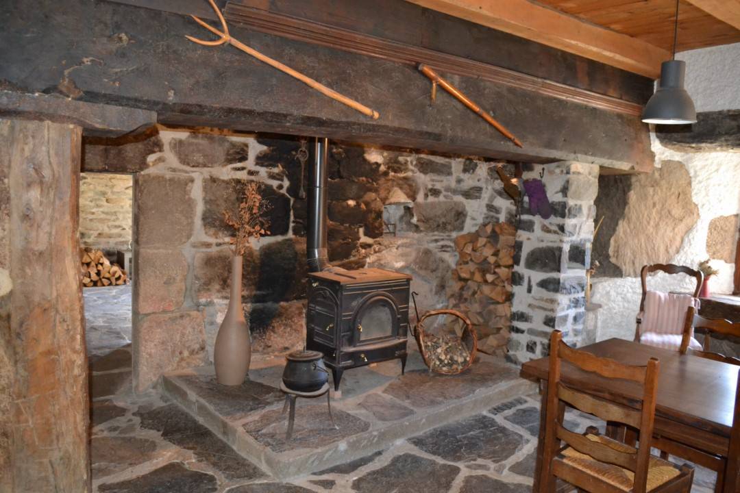 Ancienne ferme de caractère à Saint Jeures