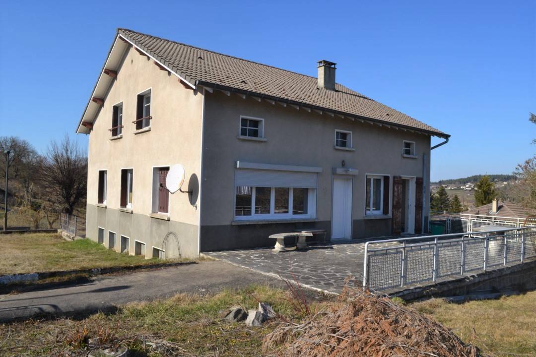 Maison avec deux appartement à vendre Tence