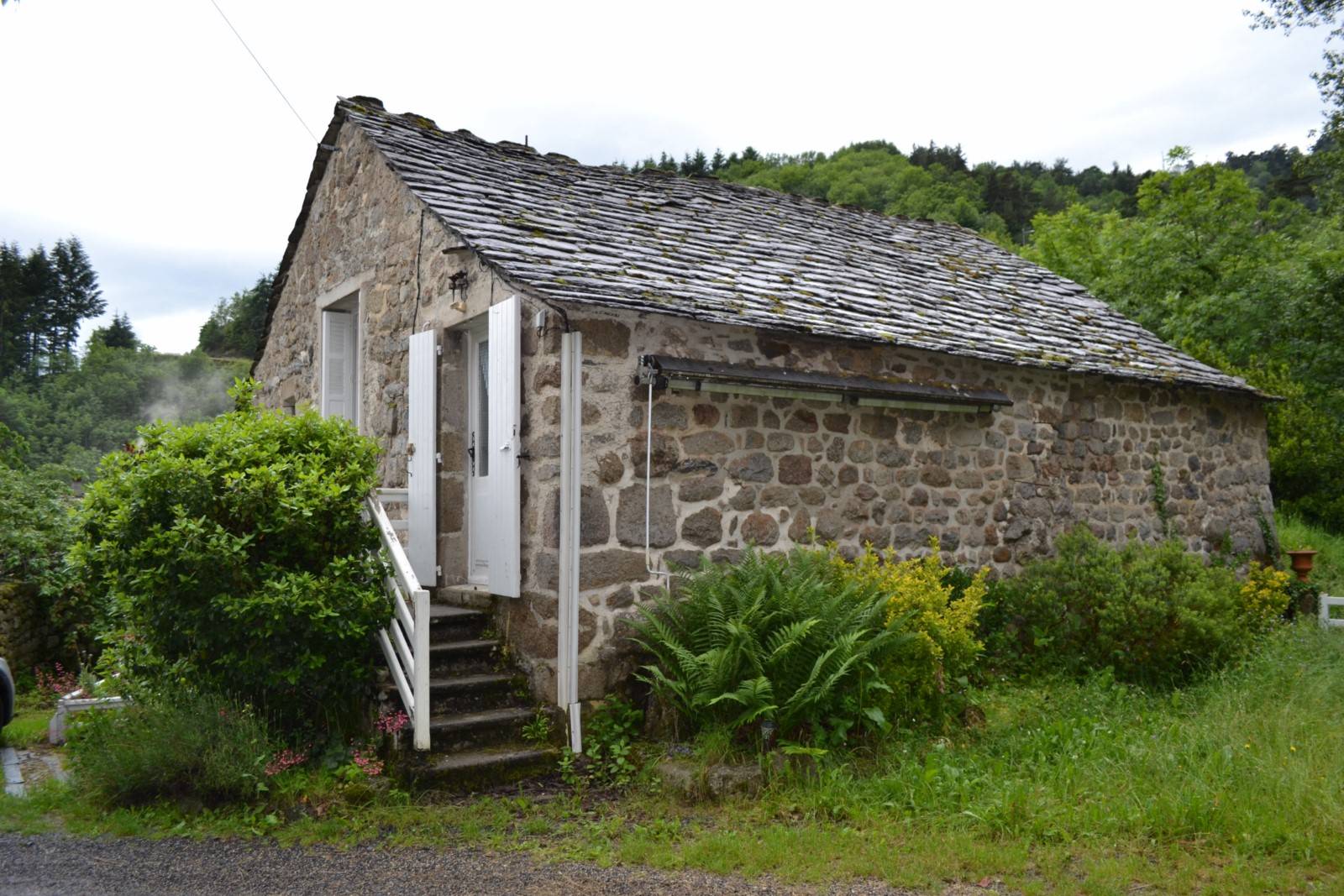 Ensemble immobilier Intres. 10mn de St Agrève